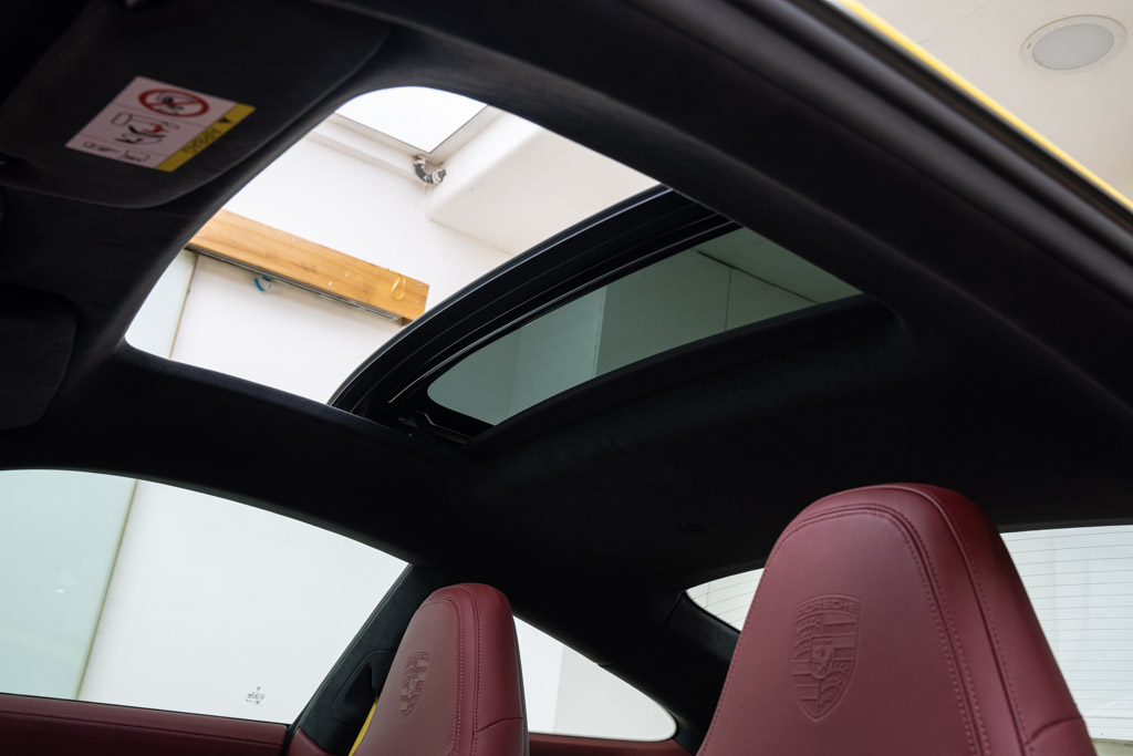 Porsche 992 911 Carrera