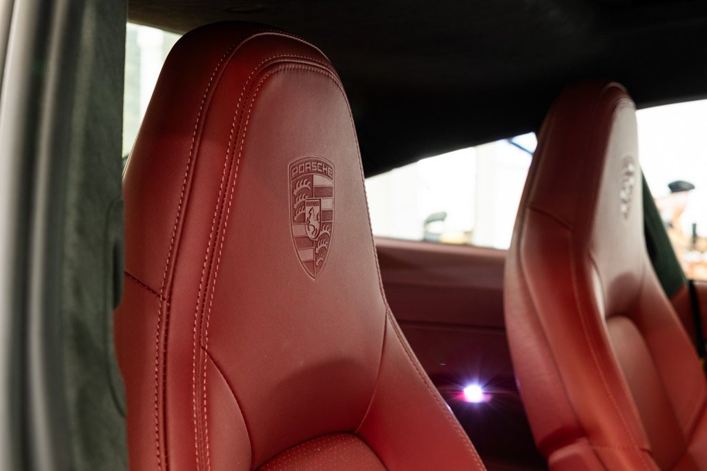 Porsche 992 911 Carrera