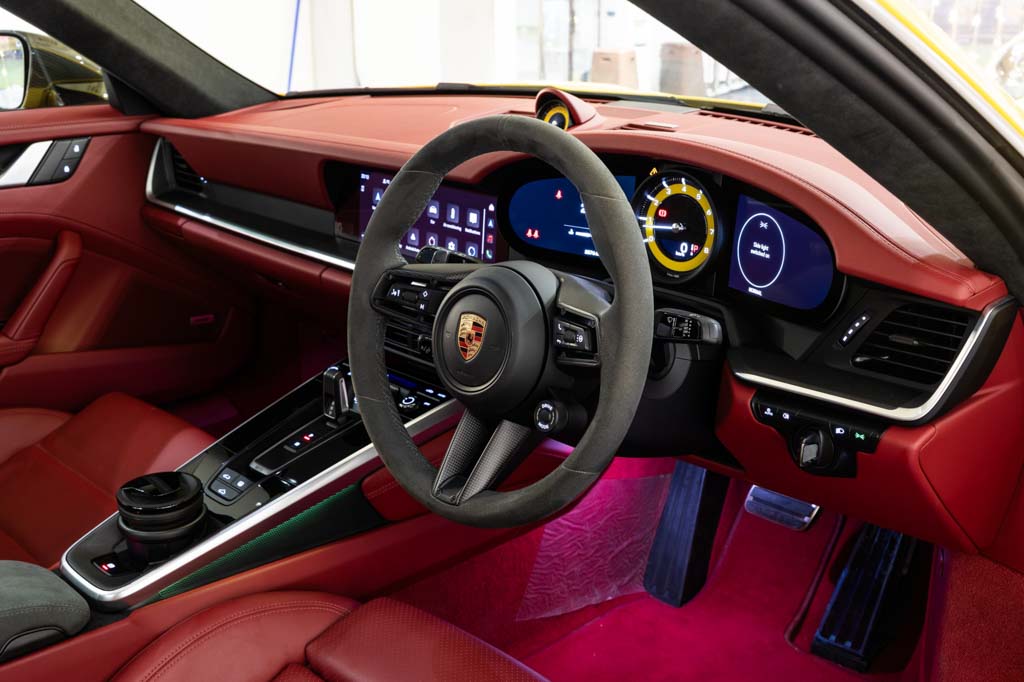 Porsche 992 911 Carrera