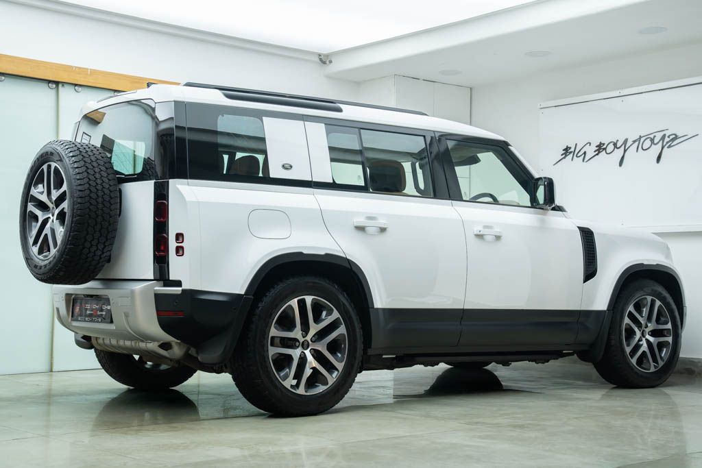 Land Rover Defender 110 P300 HSE