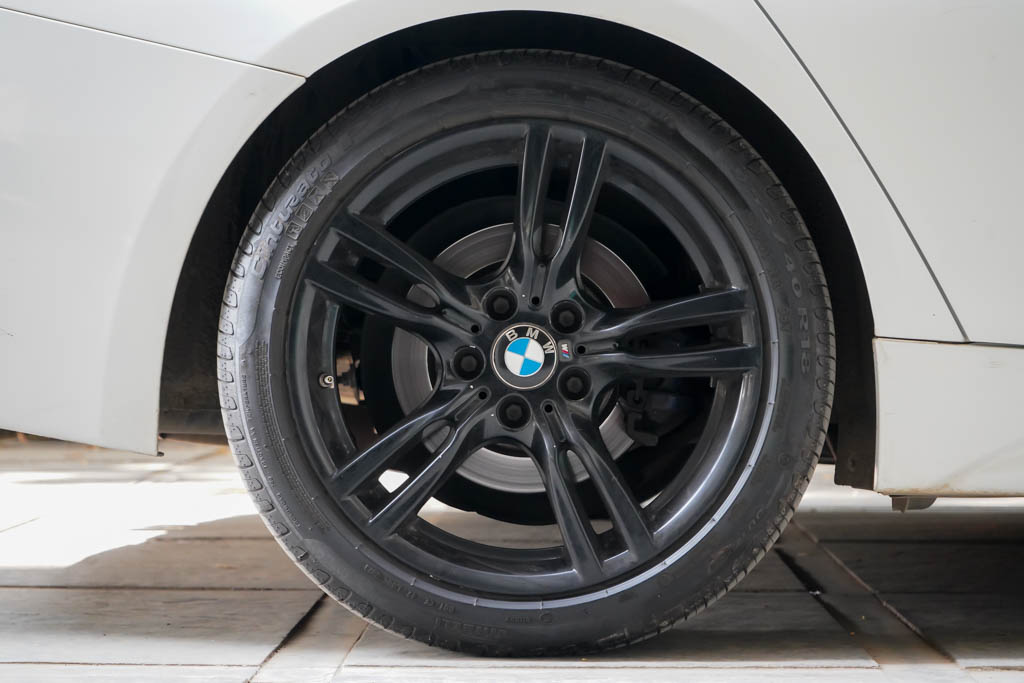 BMW 330i M Sport Shadow Edition