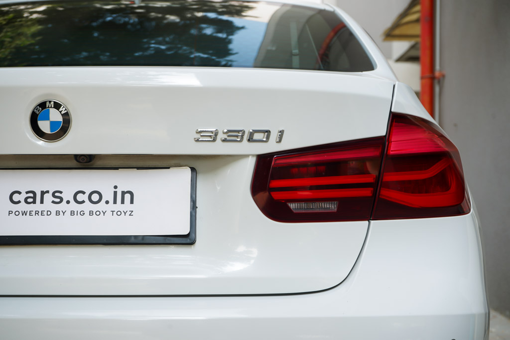 BMW 330i M Sport Shadow Edition