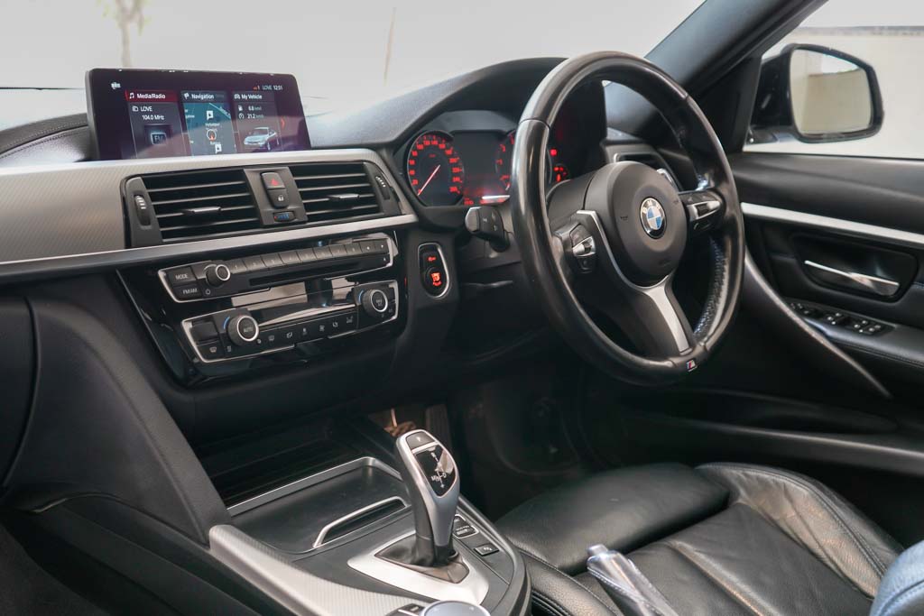 BMW 330i M Sport Shadow Edition