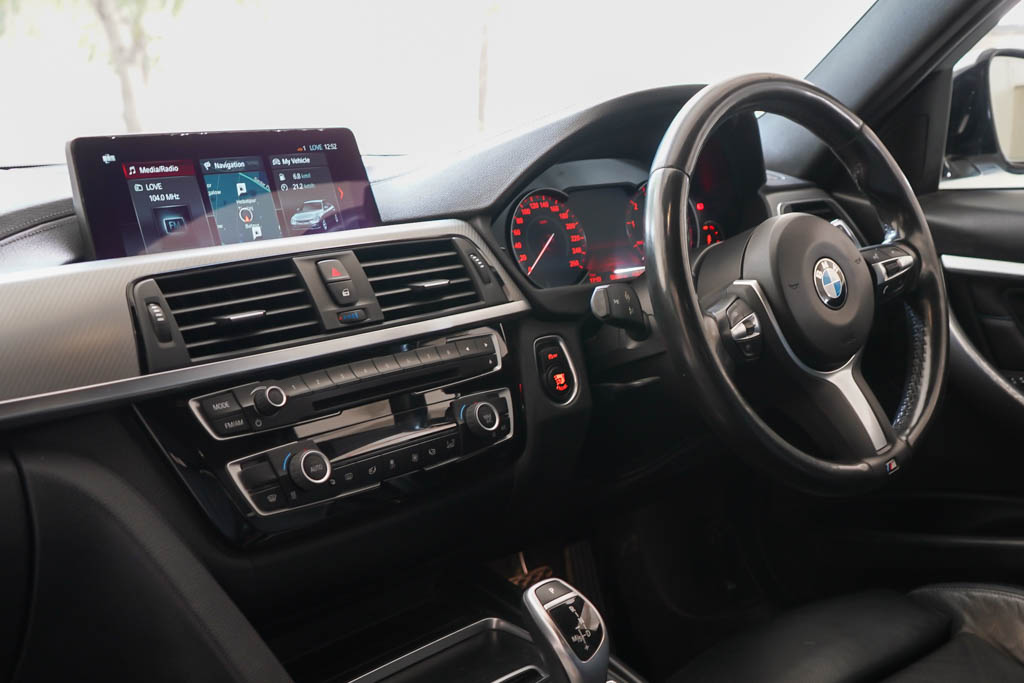 BMW 330i M Sport Shadow Edition