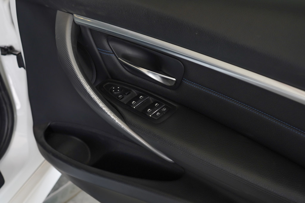 BMW 330i M Sport Shadow Edition