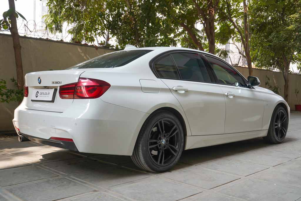 BMW 330i M Sport Shadow Edition