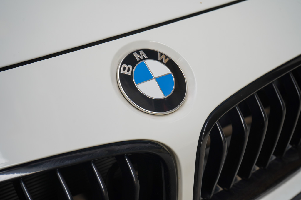 BMW 330i M Sport Shadow Edition