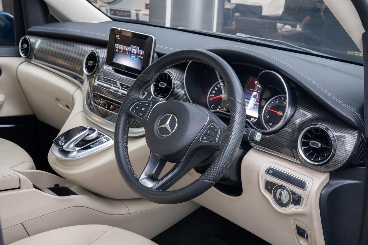 Mercedes Benz V220d Elite 