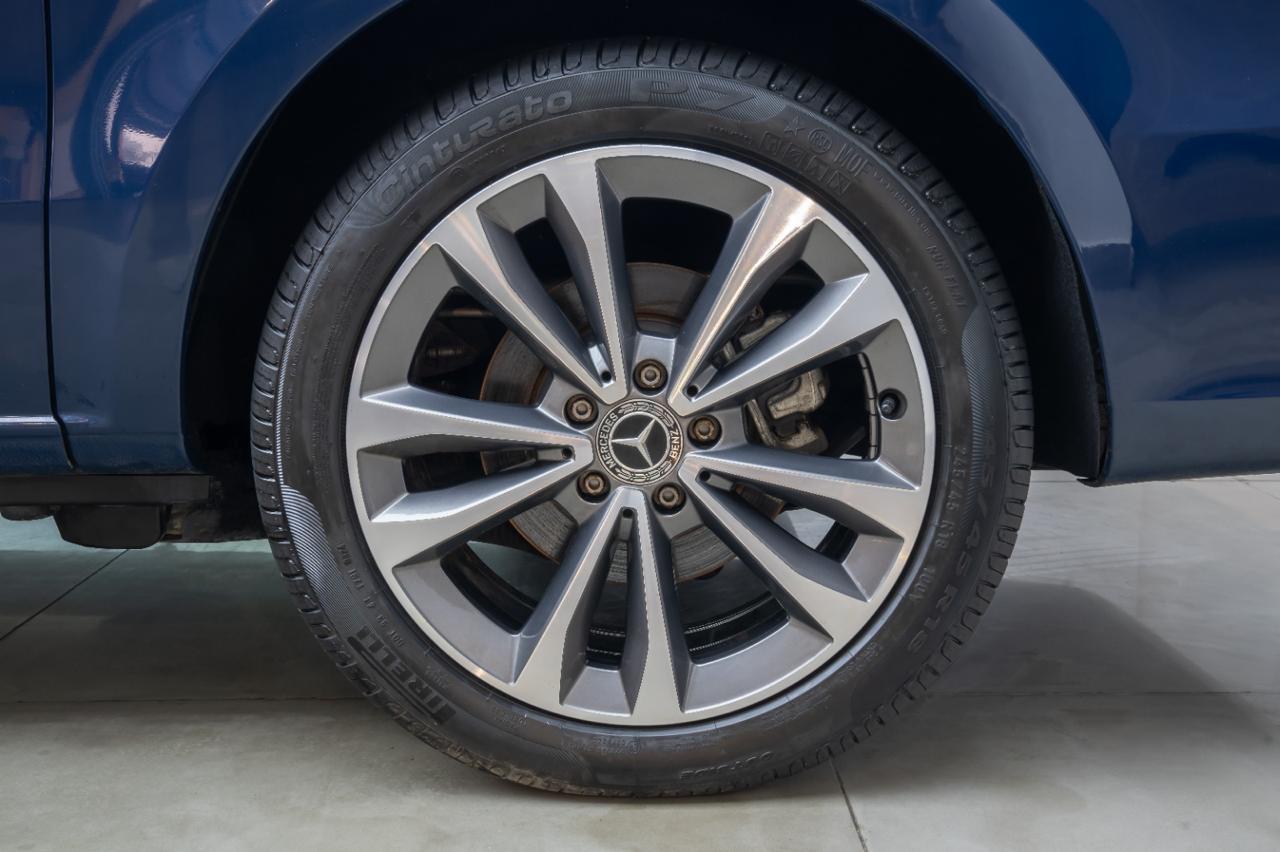 Mercedes Benz V220d Elite 