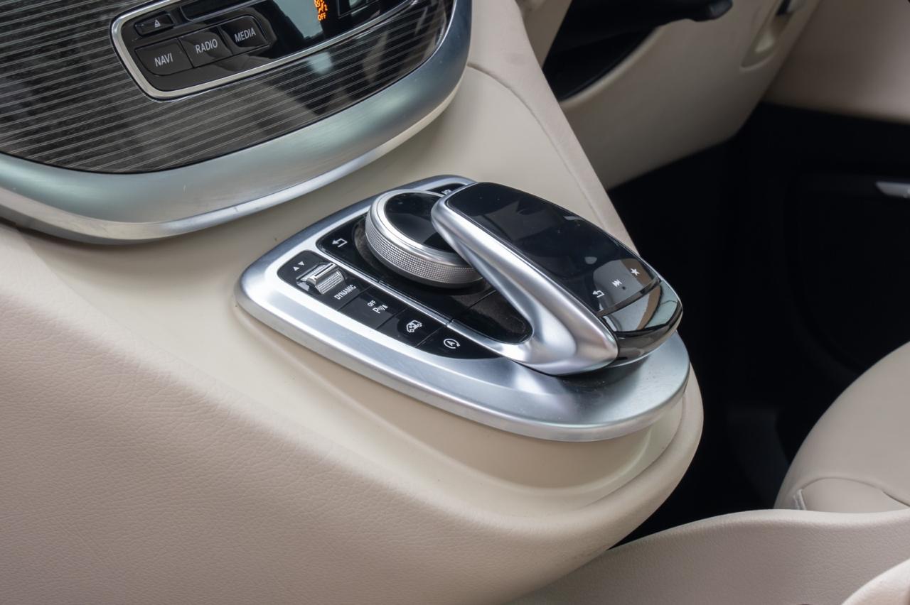 Mercedes Benz V220d Elite 