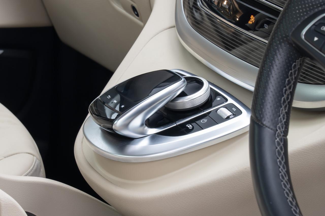 Mercedes Benz V220d Elite 