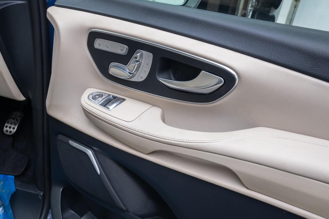 Mercedes Benz V220d Elite 