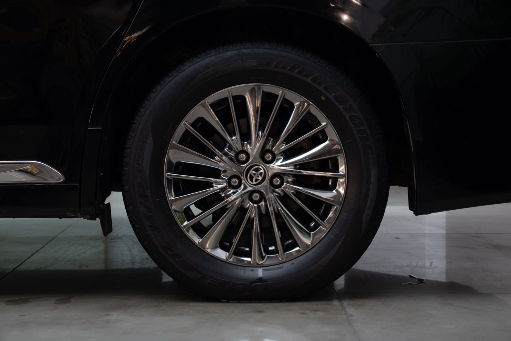 Toyota Vellfire Executive