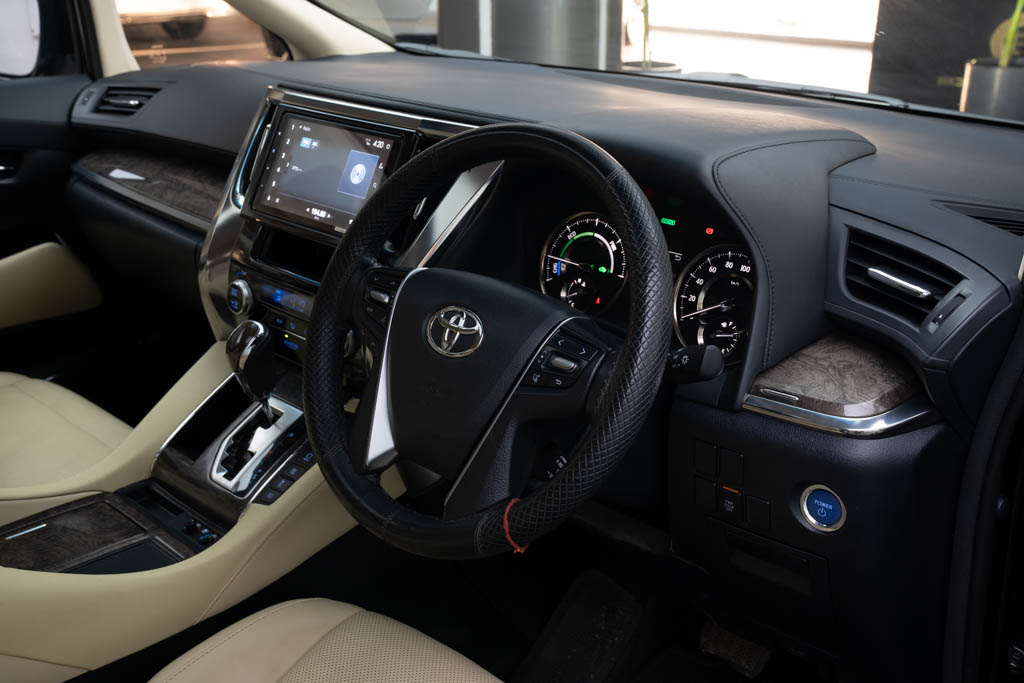 Toyota Vellfire Executive