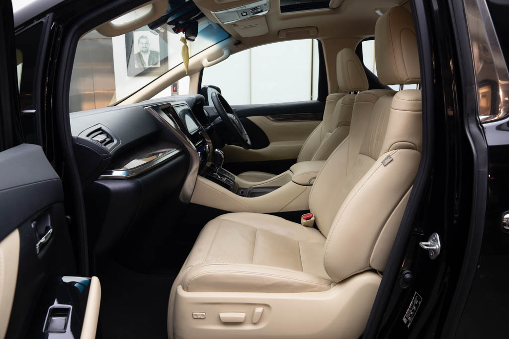 Toyota Vellfire Executive