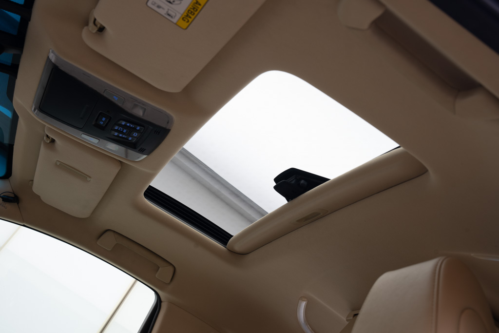 Toyota Vellfire Executive