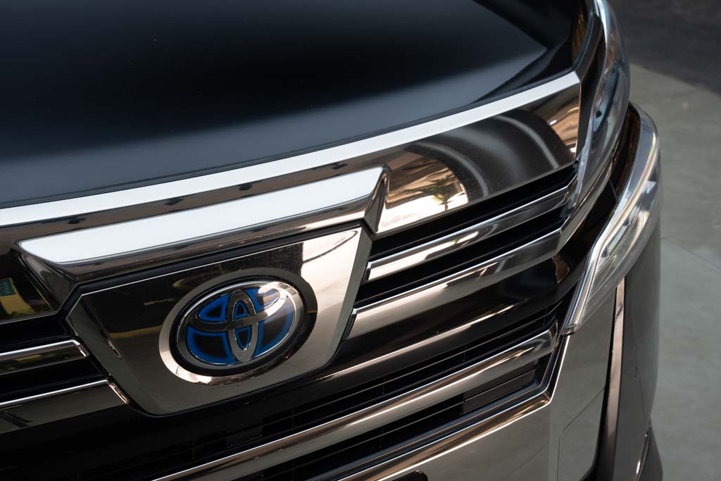 Toyota Vellfire Executive