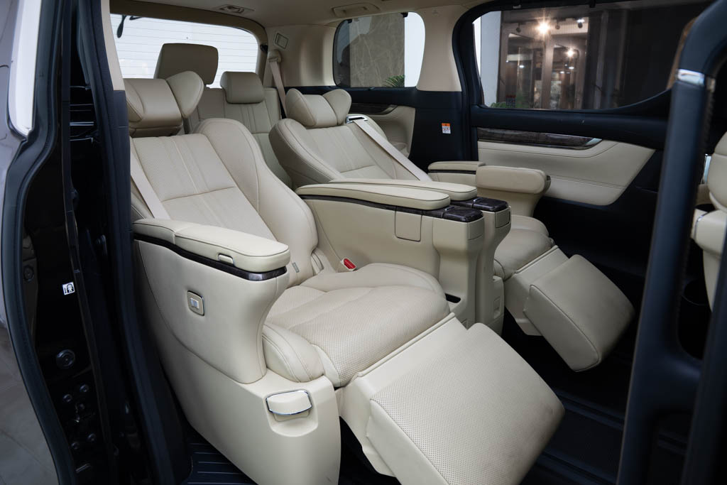 Toyota Vellfire Executive