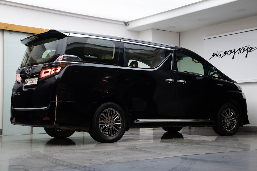 Toyota Vellfire Executive