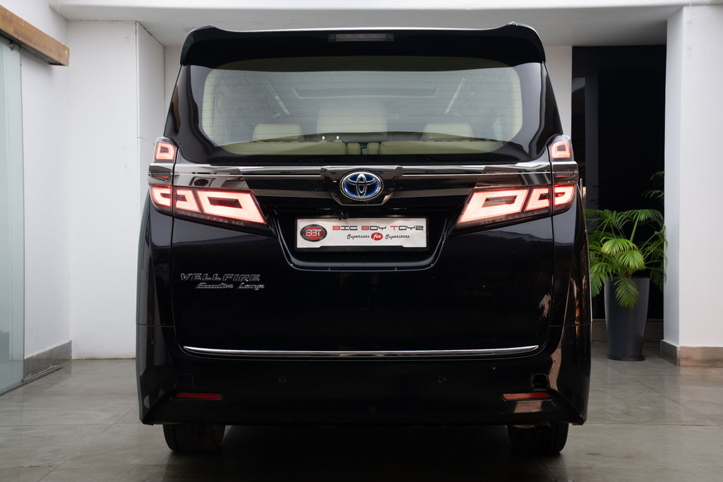 Toyota Vellfire Executive