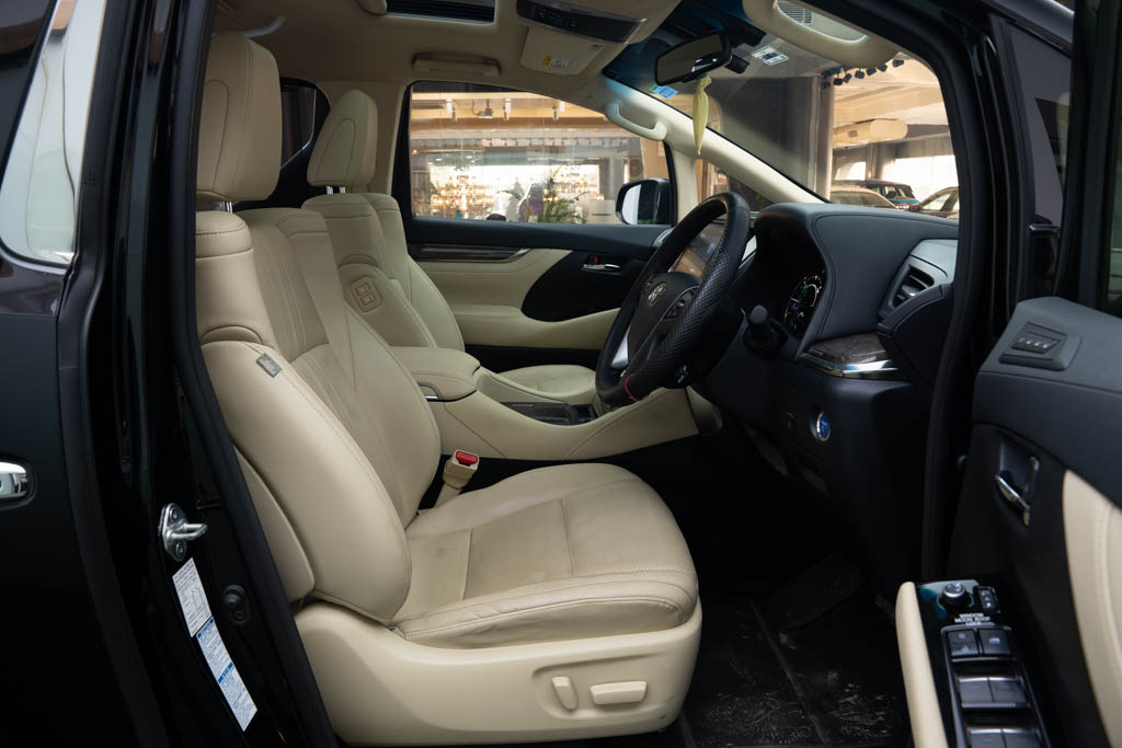 Toyota Vellfire Executive