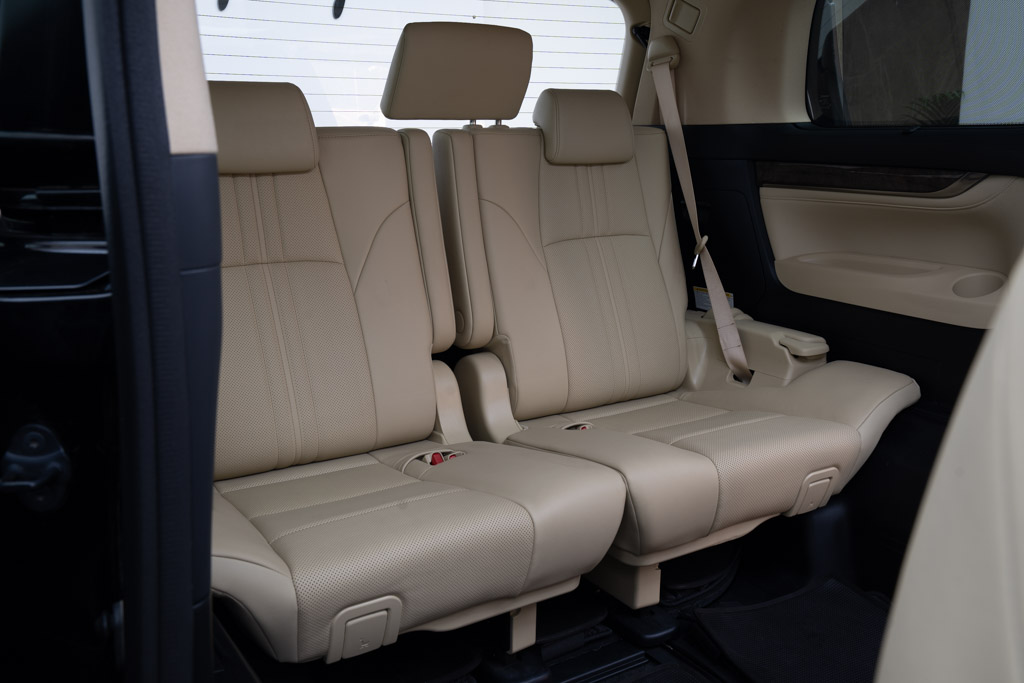 Toyota Vellfire Executive