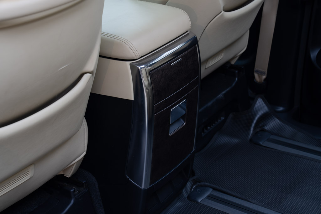 Toyota Vellfire Executive