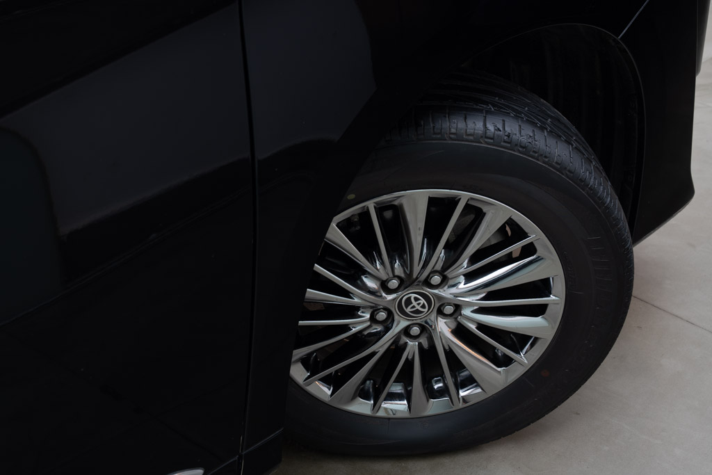 Toyota Vellfire Executive