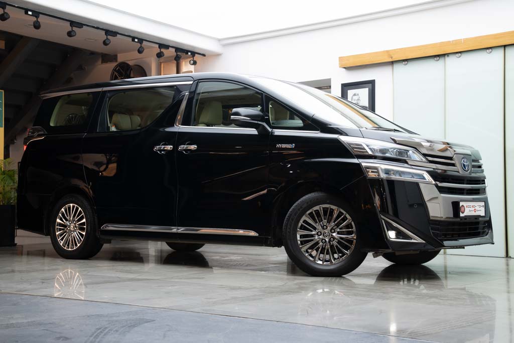 Toyota Vellfire Executive