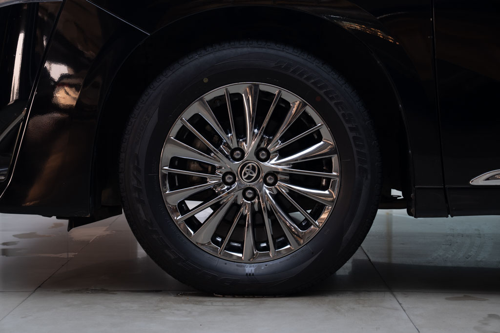 Toyota Vellfire Executive