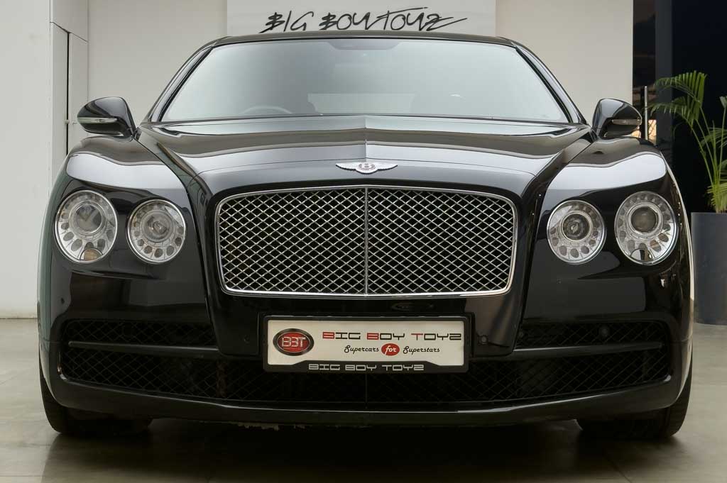 BENTLEY FLYING SPUR V8
