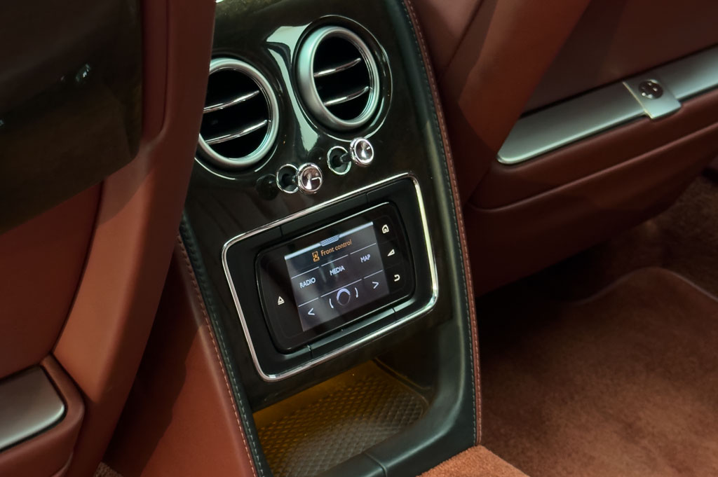 BENTLEY FLYING SPUR V8
