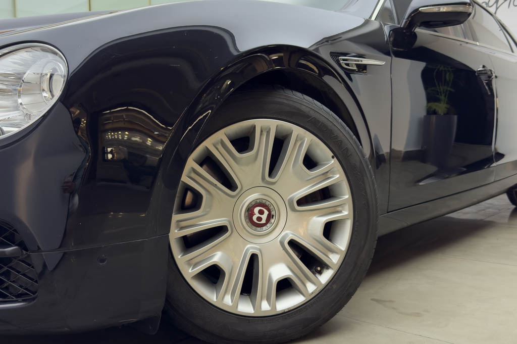 BENTLEY FLYING SPUR V8