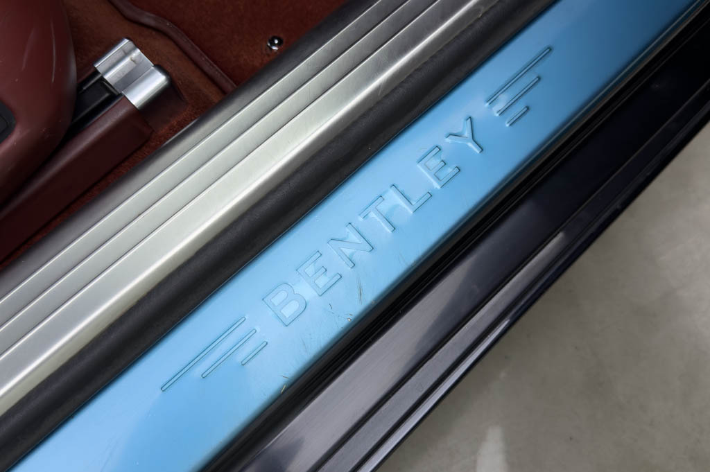 BENTLEY FLYING SPUR V8