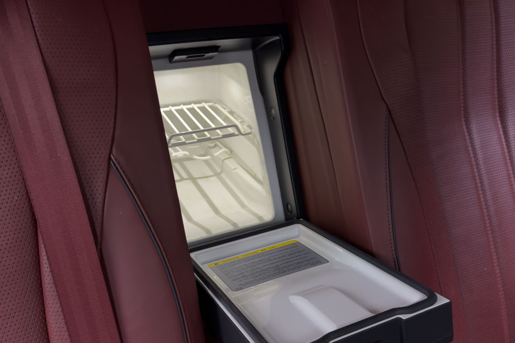 BENTLEY FLYING SPUR V8