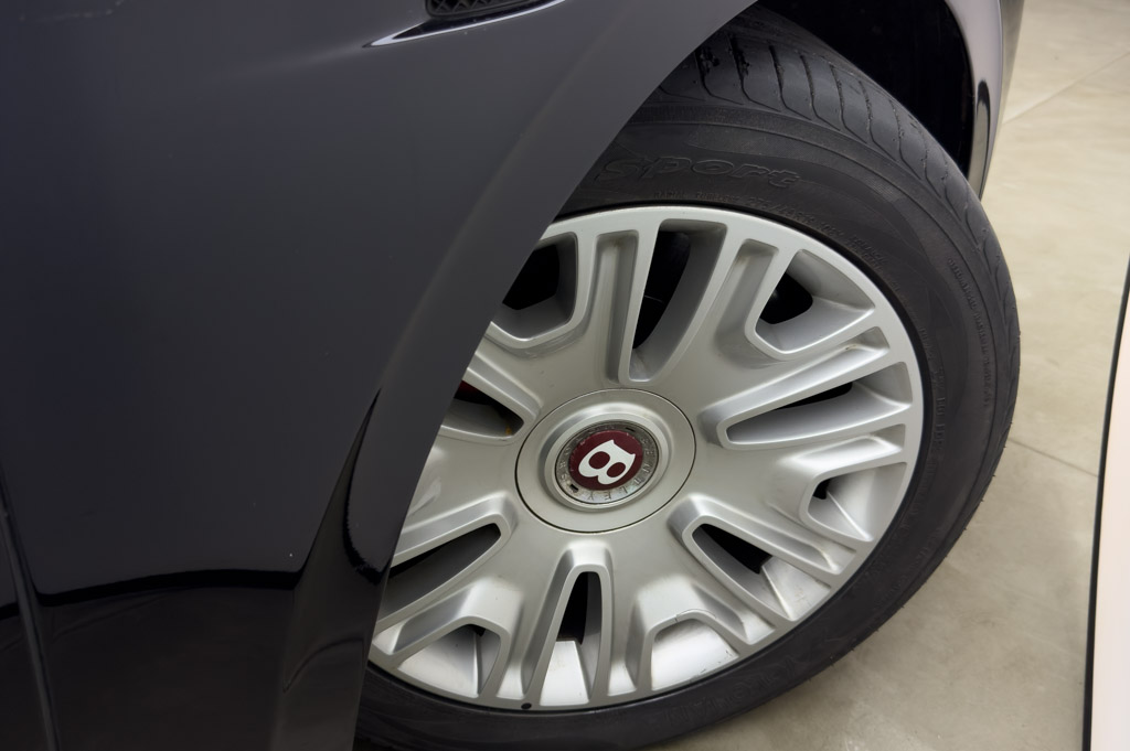 BENTLEY FLYING SPUR V8