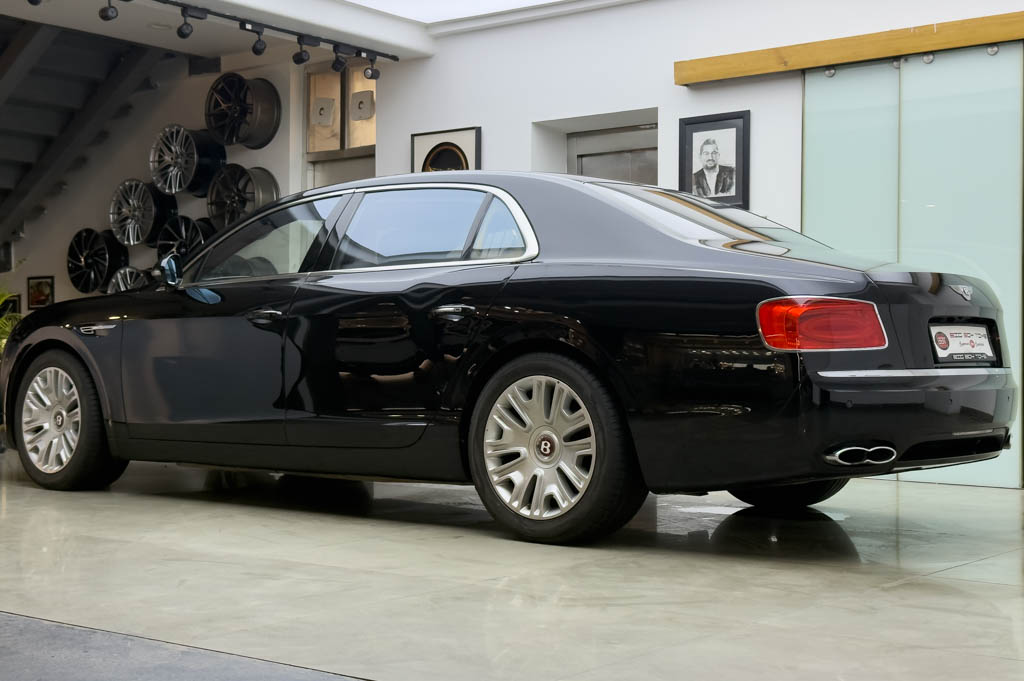 BENTLEY FLYING SPUR V8