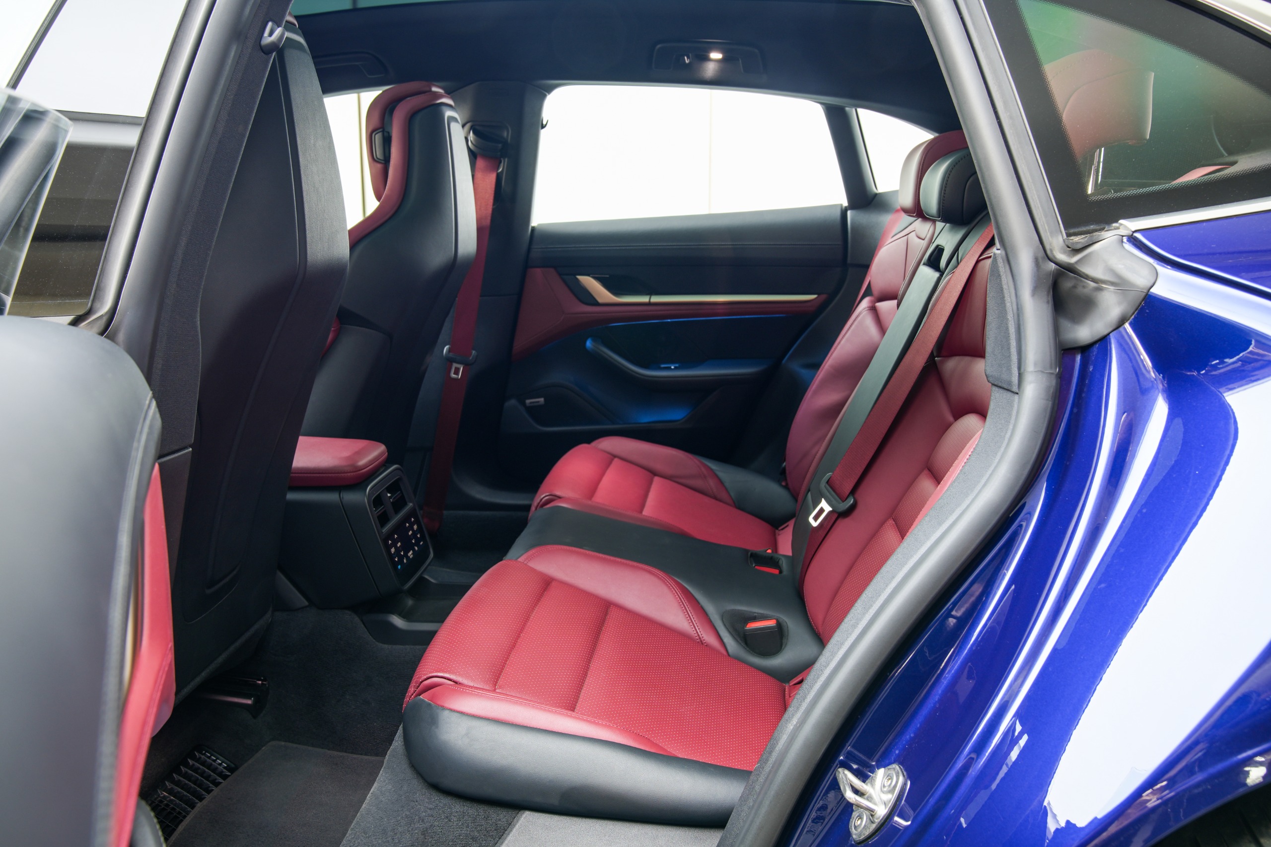 Porsche Taycan 4S Cross Tourismo