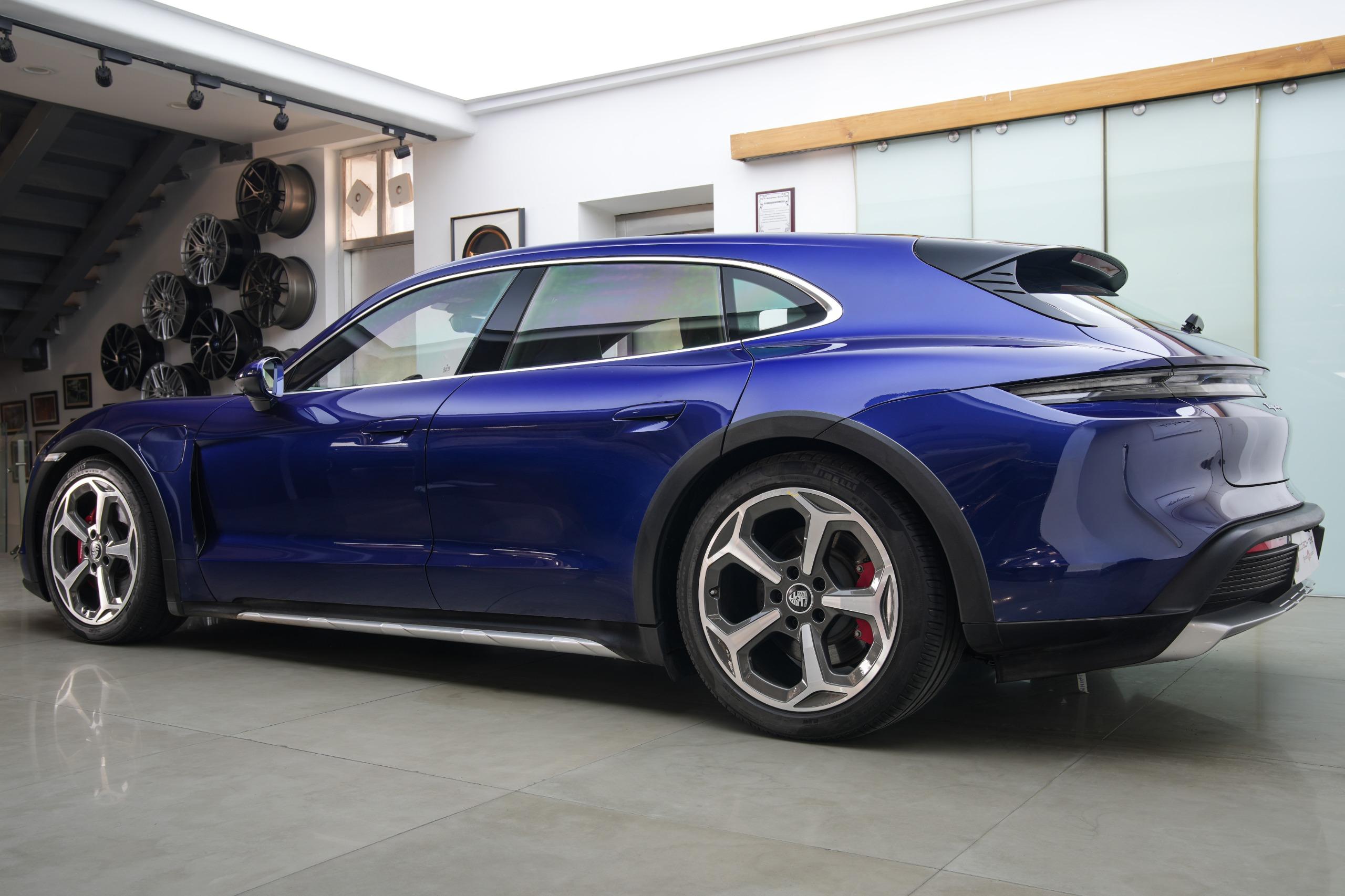 Porsche Taycan 4S Cross Tourismo