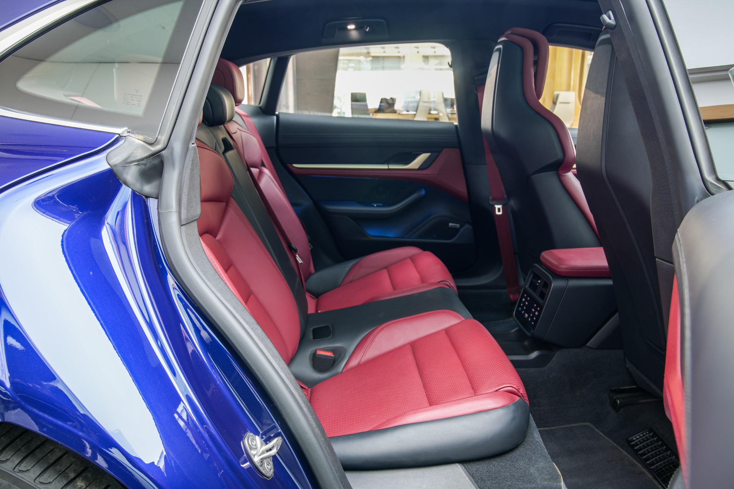 Porsche Taycan 4S Cross Tourismo