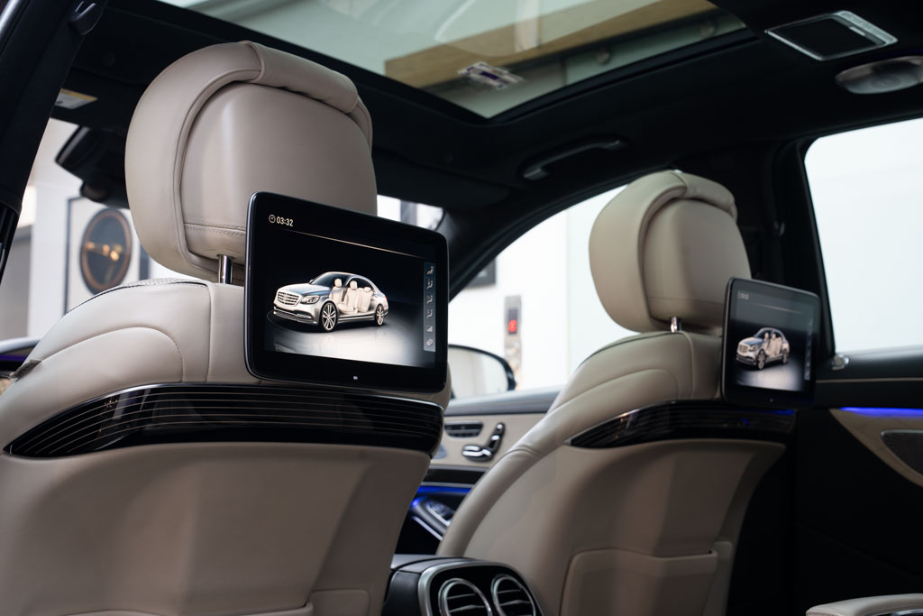 Mercedes Maybach S560