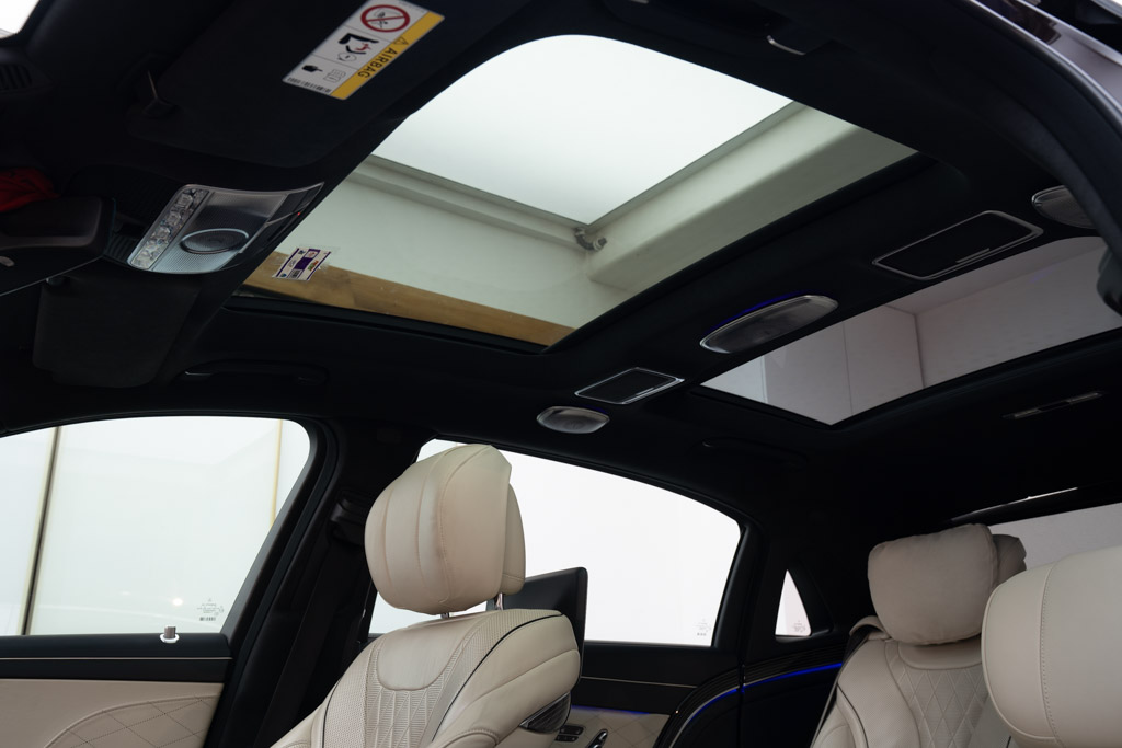Mercedes Maybach S560
