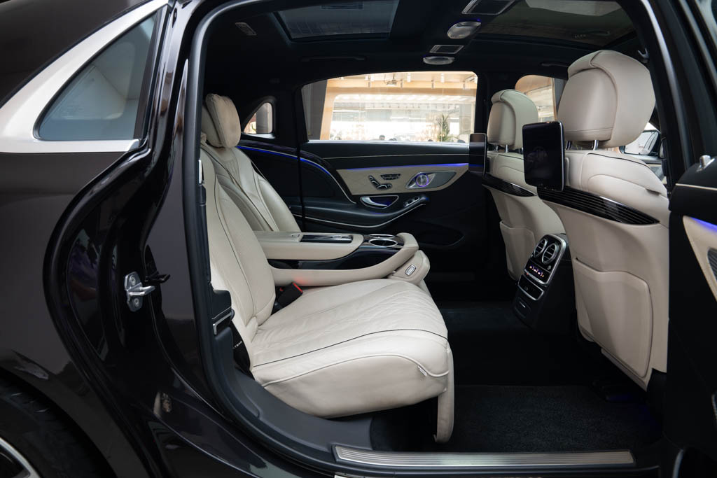 Mercedes Maybach S560