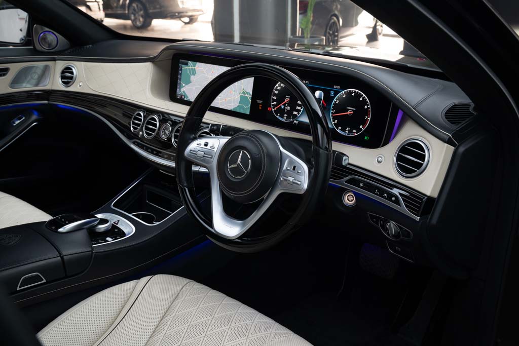 Mercedes Maybach S560