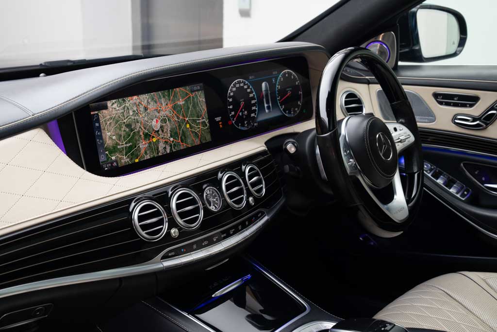 Mercedes Maybach S560