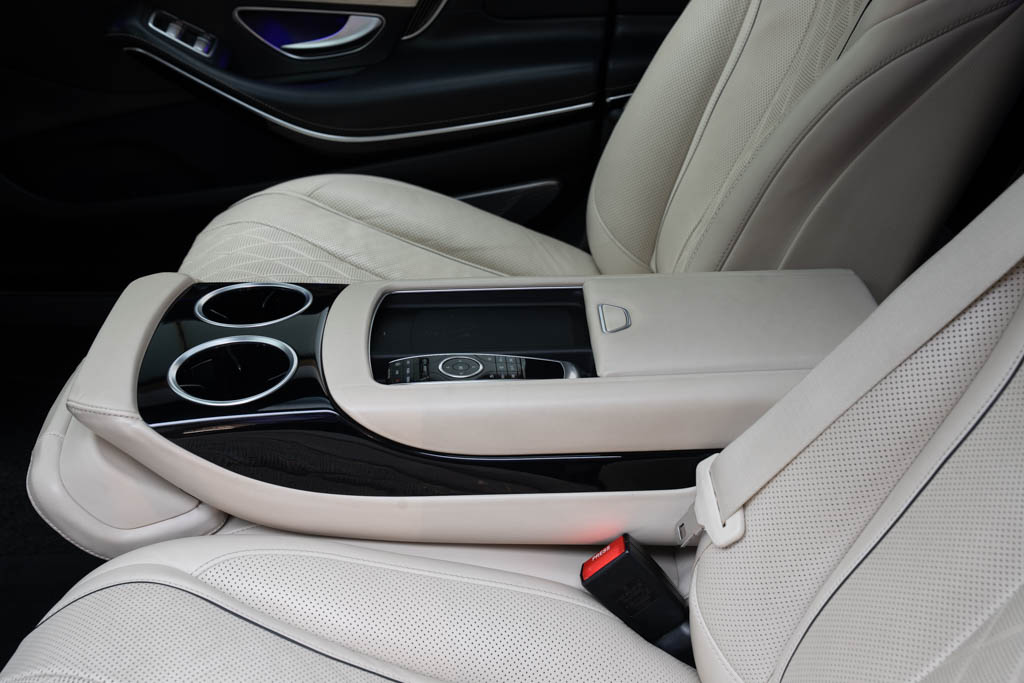 Mercedes Maybach S560