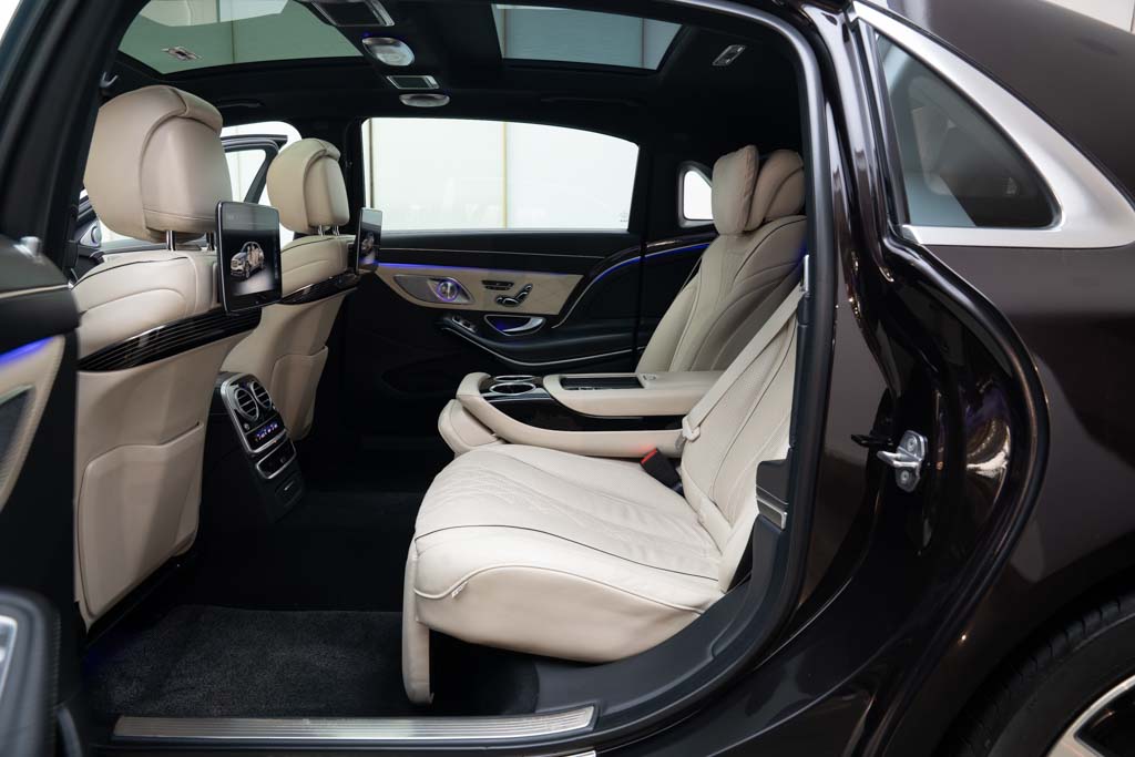 Mercedes Maybach S560