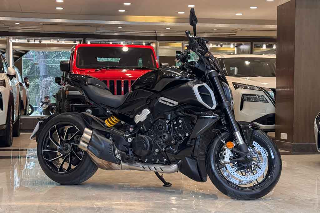 Ducati Diavel V4