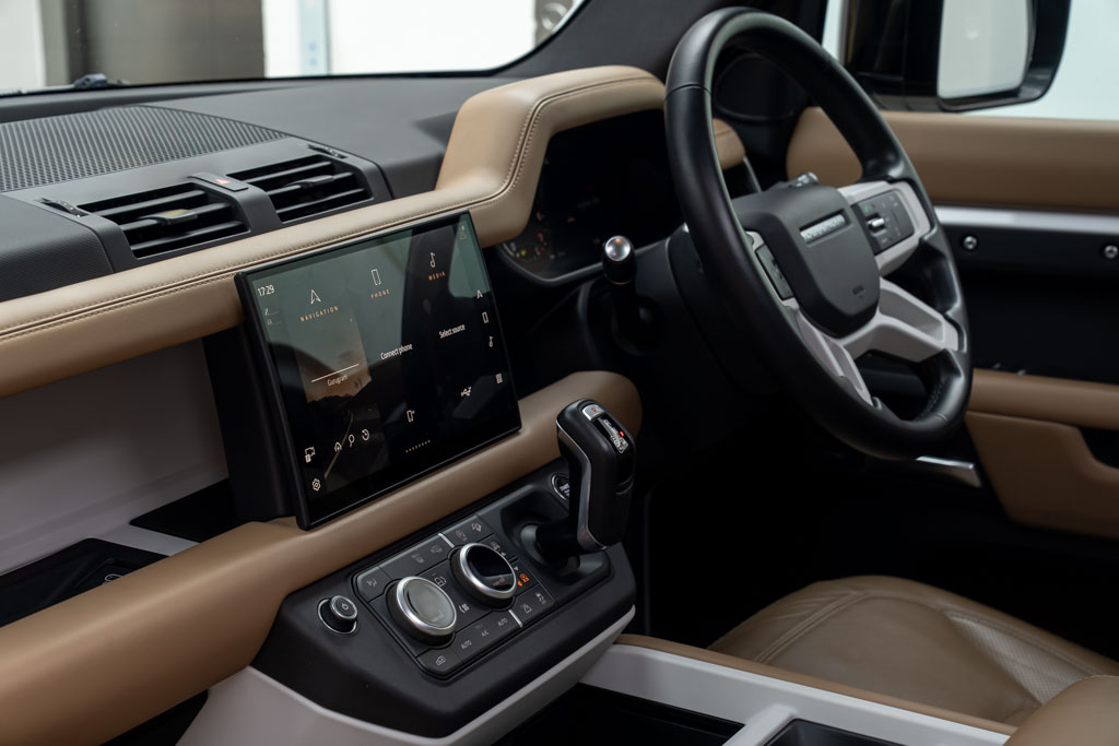 DEFENDER 5.0L 110 X Dynamic HSE
