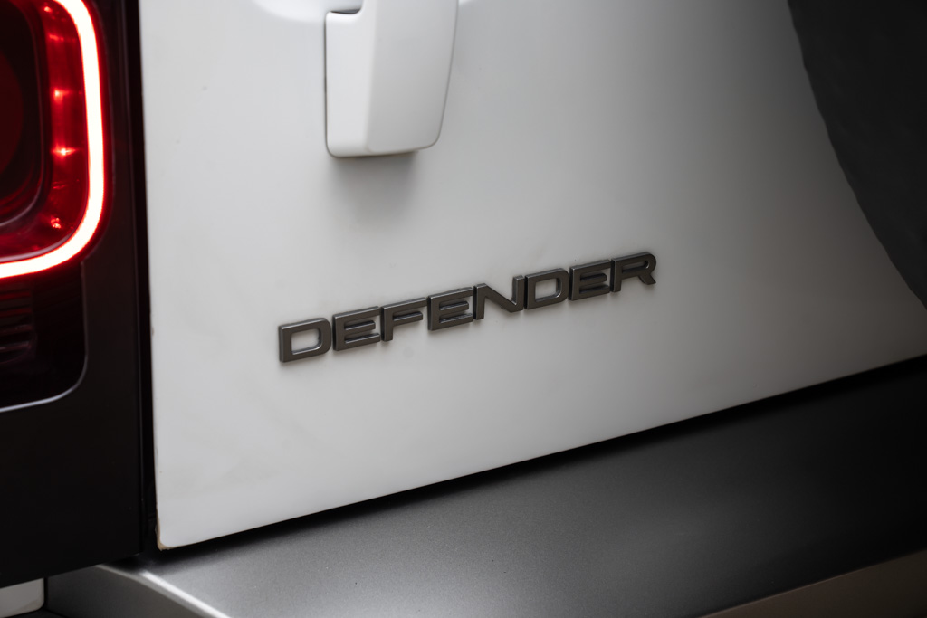 DEFENDER 5.0L 110 X Dynamic HSE